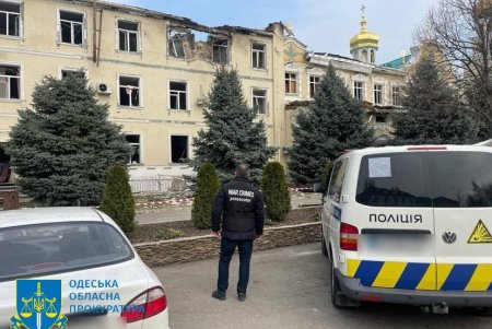 Прокуратура и ГСЧС показали последствия ракетной атаки по Свято-Иверскому мужскому монастырю (фоторепортаж)