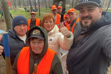Одесские коммунальщики провели большую уборку на двух основных зеленых локациях города (фото)