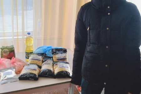 Малообеспеченные одесситы и переселенцы получают продовольственные наборы от Всемирной продовольственной программы ООН