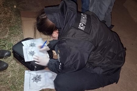 В Суворовском районе задержали уроженца Луганской области с полной сумкой наркотиков (фото, видео)