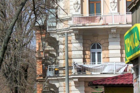 Главпочтамт и исторические особняки: прогулка по улице Садовой (фоторепортаж)