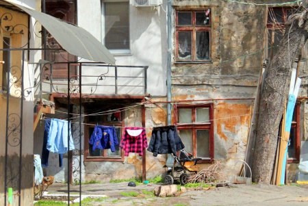 Главпочтамт и исторические особняки: прогулка по улице Садовой (фоторепортаж)