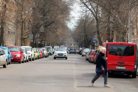 Главпочтамт и исторические особняки: прогулка по улице Садовой (фоторепортаж)