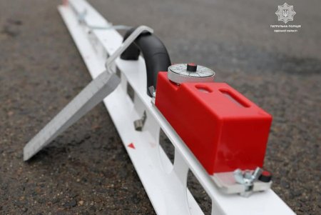 Для проверки состояния улично-дорожной сети Одесской области полицейсуие проводят инспекцию (фото)