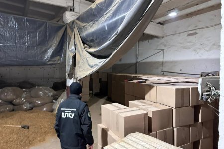 В Белгороде-Днестровском правоохранители выявили нелегальное производство сигарет и готовую продукцию на миллионы гривен (фото, видео)