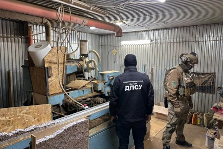 В Белгороде-Днестровском правоохранители выявили нелегальное производство сигарет и готовую продукцию на миллионы гривен (фото, видео)