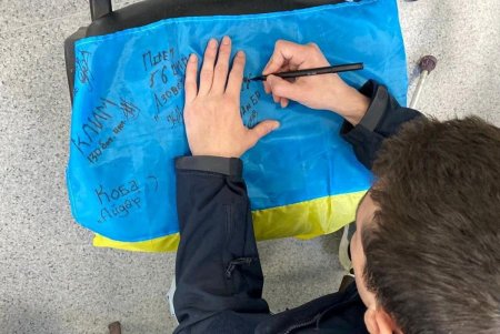 Футболисты одесского клуба поддержали защитников Украины, которые проходят реабилитацию (фото)