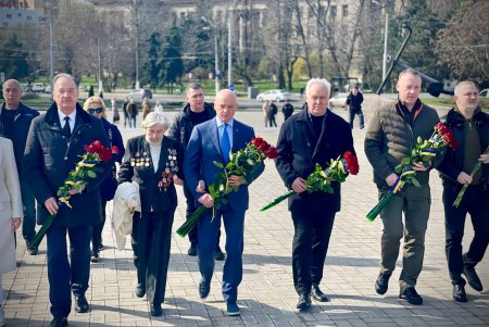 В Одессе возложили цветы в честь 79-й годовщины освобождения от нацистских оккупантов (фото, видео)
