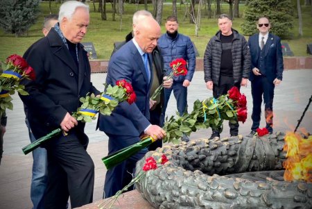 В Одессе возложили цветы в честь 79-й годовщины освобождения от нацистских оккупантов (фото, видео)