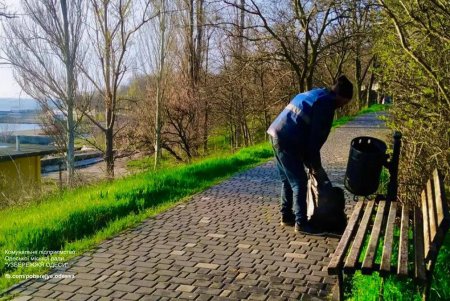 Одесские коммунальщики поддерживают уникальный одесский колорит в режиме «нон-стоп» (фото)