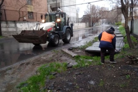 На улицах Одессы дежурят бригады коммунальщиков (фото)  (обновлено)