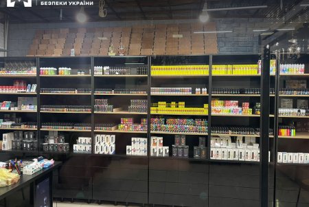 В Одесской области разоблачили схему по продаже безакцизных электронных сигарет и табака для кальянов (фото)