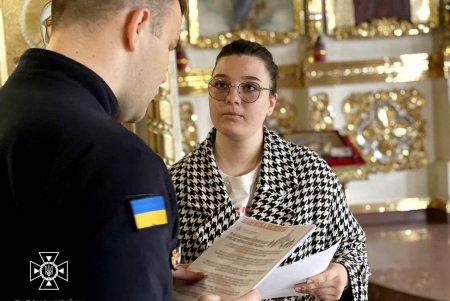 Одесские спасатели перед Пасхой проверяют безопасность в храмах (фото)