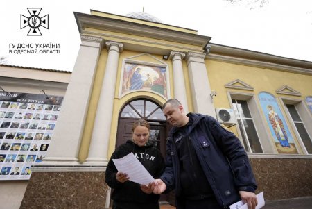 Одесские спасатели перед Пасхой проверяют безопасность в храмах (фото)
