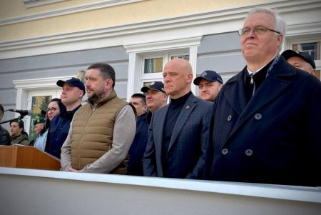 Почти 400 молодых полицейских приняли присягу в Одессе (фото, видео)