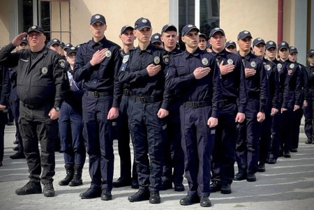 Почти 400 молодых полицейских приняли присягу в Одессе (фото, видео)