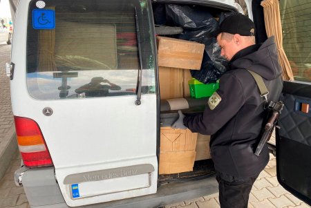 В пункте пропуска «Орловка» выявили нарушителя, который пытался вывезти за границу скрипку Страдивари 18 века (фото)