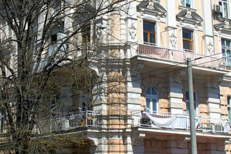 Прогулка по тихой и загадочной улице Дворянской (фоторепортаж)