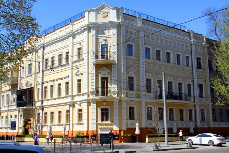 Прогулка по тихой и загадочной улице Дворянской (фоторепортаж)