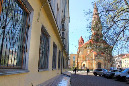 Прогулка по тихой и загадочной улице Дворянской (фоторепортаж)