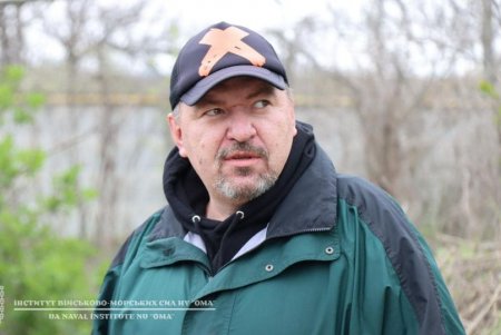 Будущие военные моряки привели в порядок старинное одесское казацкое кладбище