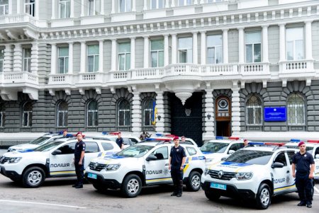 Во время поминальных дней в Одесской области усилят охрану правопорядка возле кладбищ (фото)