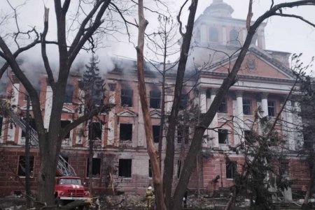 Николаев подвергся массированному ракетному обстрелу: разрушены жилые дома, есть жертвы (фоторепортаж) 