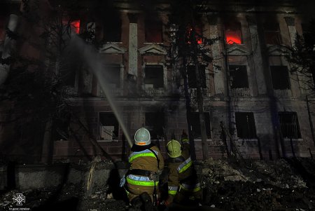 Николаев подвергся массированному ракетному обстрелу: разрушены жилые дома, есть жертвы (фоторепортаж) 