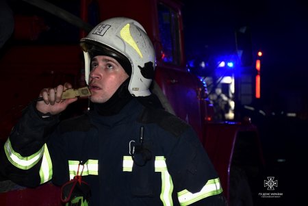 Николаев подвергся массированному ракетному обстрелу: разрушены жилые дома, есть жертвы (фоторепортаж) 