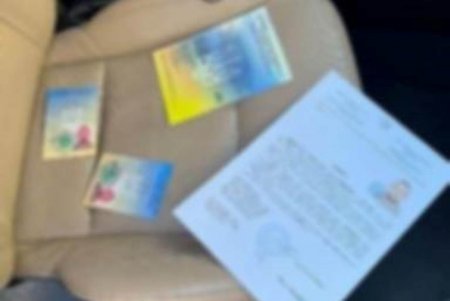 Житель Одесской области за шесть тысяч долларов США переправлял за границу призывников под видом волонтеров (фото)