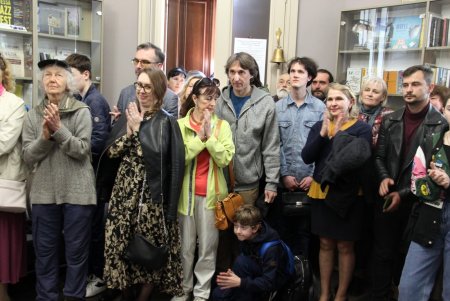 В Одессе открылась выставка картин - «Родом из детства» (фоторепортаж)