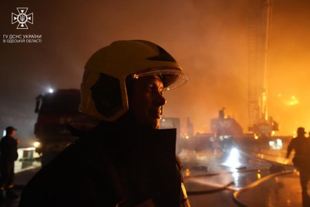 Одесские спасатели ликвидировали последствия ракетного удара по Одессе, есть раненые (фото) 