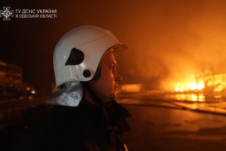 Одесские спасатели ликвидировали последствия ракетного удара по Одессе, есть раненые (фото) 