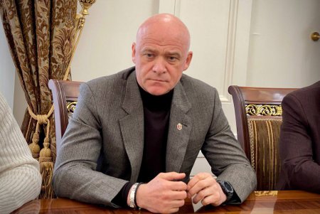Геннадий Труханов наградил ветеранов одесского футбола (фото)