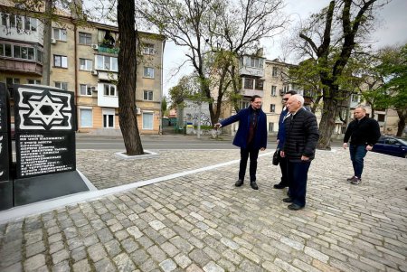 В Одессе завершено благоустройство Прохоровского сквера (фото)