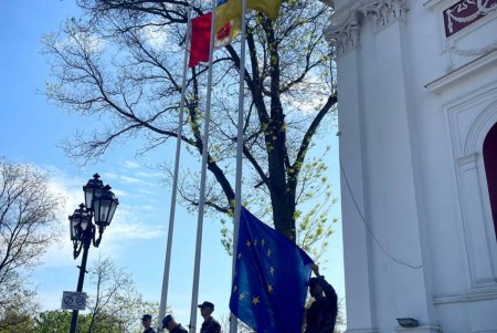 На Думской площади состоялась церемония поднятия флага Европейского Союза (фоторепортаж) 
