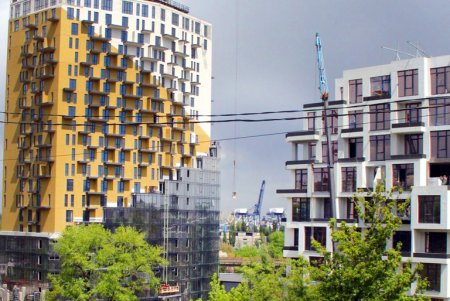 Спуск Маринеско — оживленная магистраль, соединяющая центр города и Пересыпь (фоторепортаж) 