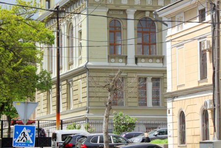 Спуск Маринеско — оживленная магистраль, соединяющая центр города и Пересыпь (фоторепортаж) 