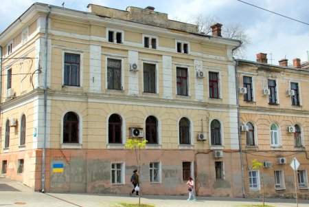 Спуск Маринеско — оживленная магистраль, соединяющая центр города и Пересыпь (фоторепортаж) 