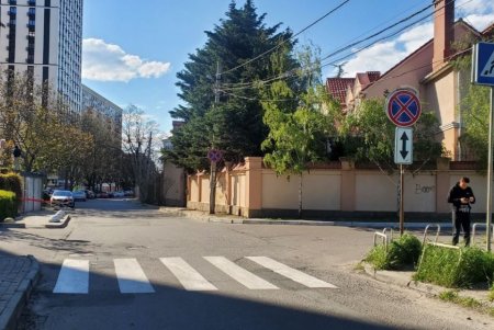 В Приморском районе города обновили пешеходную разметку (фото)