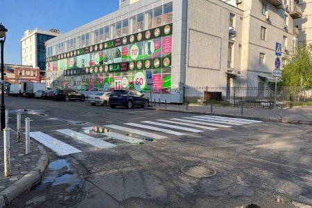 В Приморском районе города обновили пешеходную разметку (фото)