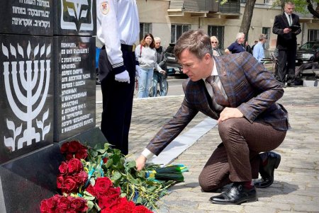 В Прохоровском сквере почтили Праведников народов мира (фото, видео)