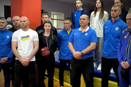 Геннадий Труханов поддержал боевой дух национальной сборной по таиландскому боксу перед поездкой в Бангкок (фото, видео)