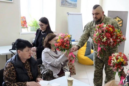 Власти Одессы провели встречу с матерями погибших воинов (фото)