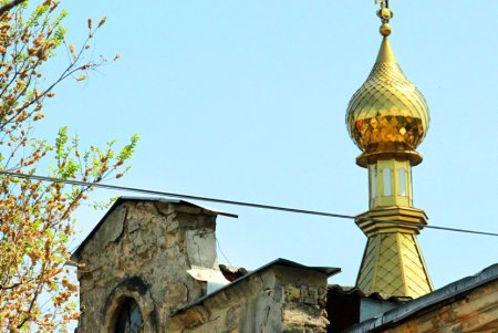 Воскресная прогулка по улице 10-го Апреля (фоторепортаж)