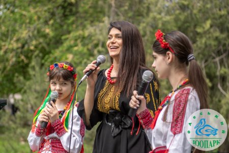 В Одесском зоопарке отметили День матери (фото)