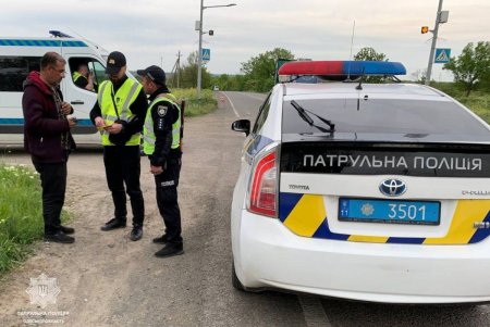 Одесские патрульные взяли под контроль движение на пограничных пунктах пропуска в рамках Электронной очереди (фото)
