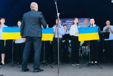 В выходные в парке Шевченко провели два концерта к праздничным датам (фото)