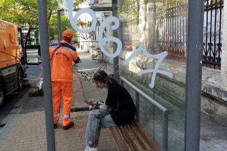 В мае вандалы повредили в Одессе более 10 остановочных комплексов (фото)