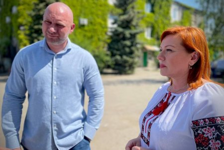 На улицах Одессы высаживают цветы, выращенные в теплицах коммунального хозяйства «Троянда» (фото)